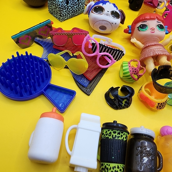 LOL Surprise! Lot Dolls Accessories Clothes Bags Drinks OMG - Picture 2 of 6